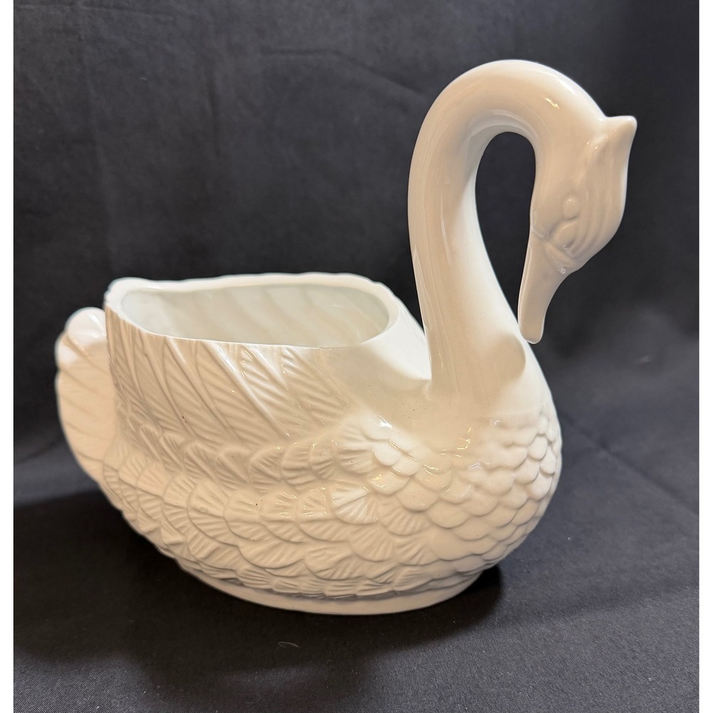 Vintage‎ White Ceramic Swan Planter Glossy Grandmillennial Cottagecore MCM